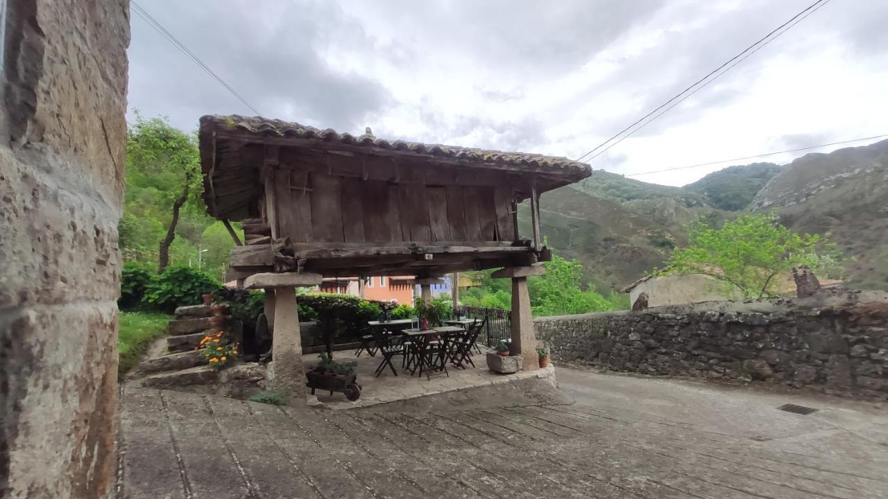 Gasthaus El Colladin Llerices Exterior foto