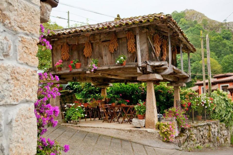 Gasthaus El Colladin Llerices Exterior foto
